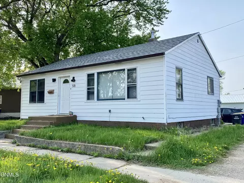 518 2nd St SE, Jamestown, ND 58401