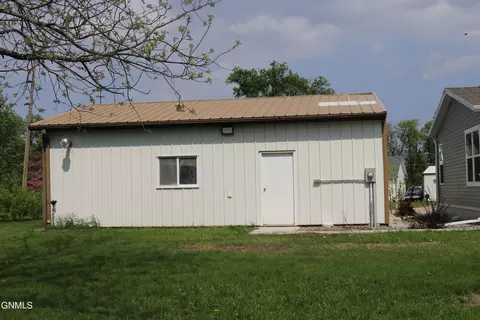 202 1st St N, Nome, ND 58062 photo 30