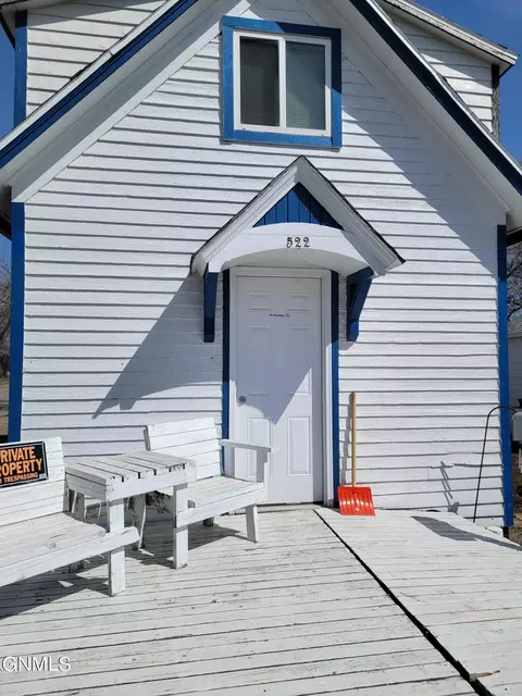 522 8th Ave W, Williston, ND 58801