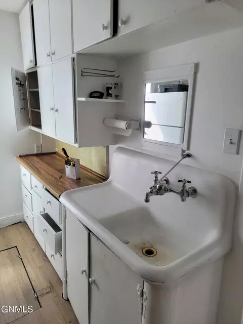 522 8th Ave W, Williston, ND 58801 photo 8