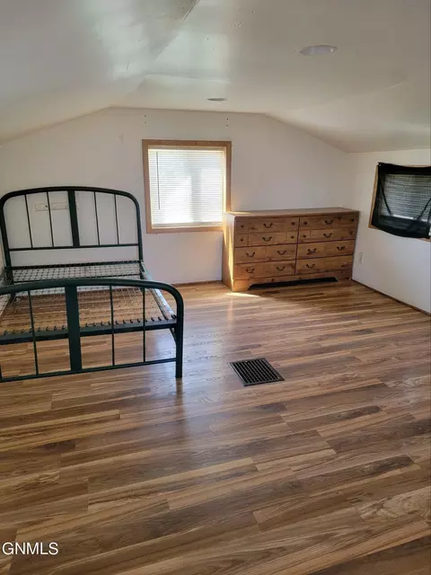 522 8th Ave W, Williston, ND 58801 photo 11