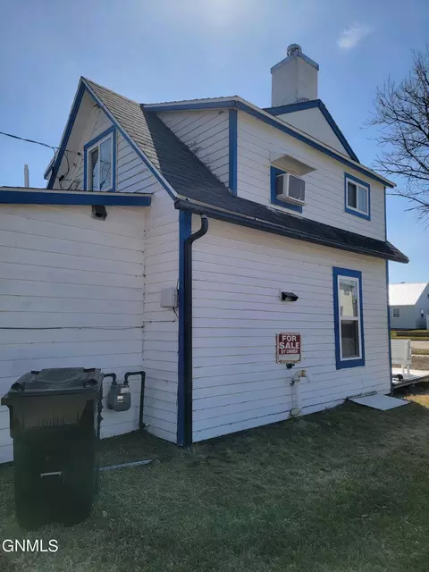 522 8th Ave W, Williston, ND 58801 photo 3
