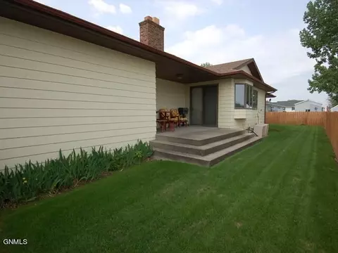 1101 13th St SW, Sidney, MT 59270 photo 2