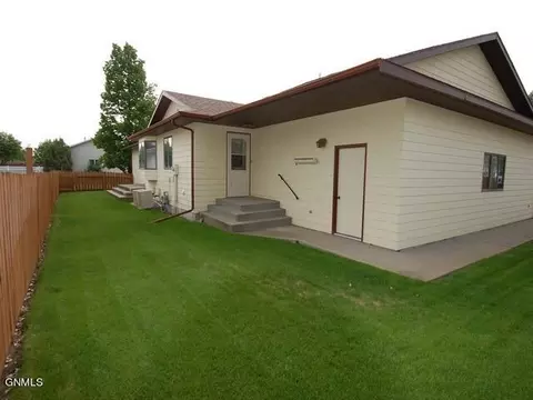 1101 13th St SW, Sidney, MT 59270 photo 3