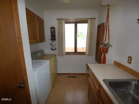 1101 13th St SW, Sidney, MT 59270 photo 7
