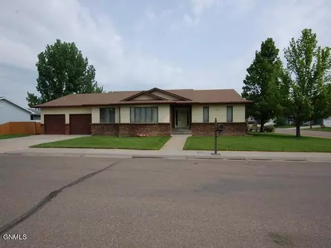 1101 13th St SW, Sidney, MT 59270