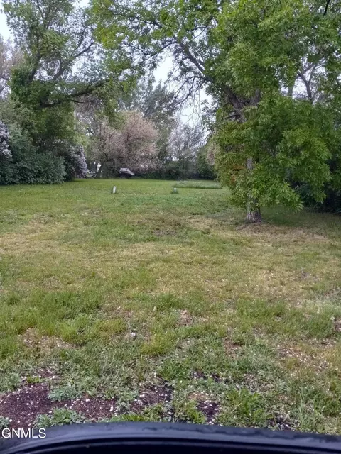205 4th Ave SW, Hazen, ND 58545