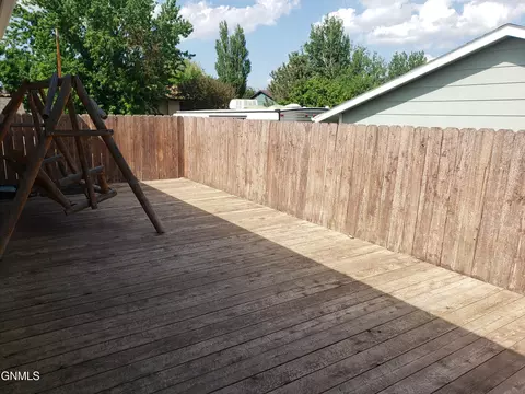 809 25th St W, Dickinson, ND 58601 photo 22