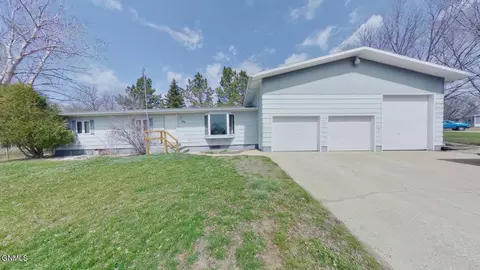 146 Sunrise Ln, Linton, ND 58552