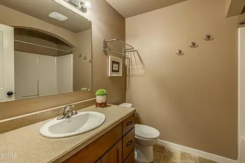 1502 Sharloh Loop, Bismarck, ND 58501 photo 24