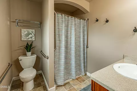 1502 Sharloh Loop, Bismarck, ND 58501 photo 34