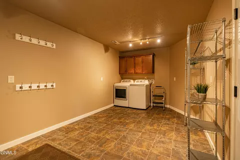 1502 Sharloh Loop, Bismarck, ND 58501 photo 50