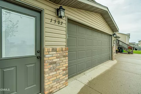 1502 Sharloh Loop, Bismarck, ND 58501 photo 59