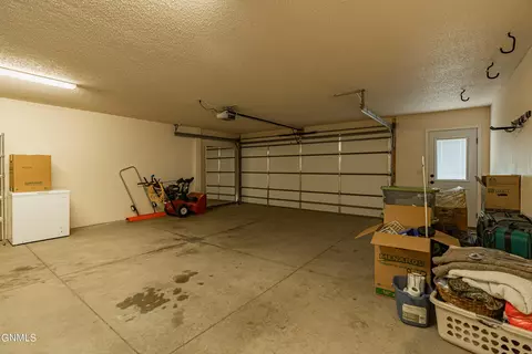 1502 Sharloh Loop, Bismarck, ND 58501 photo 54