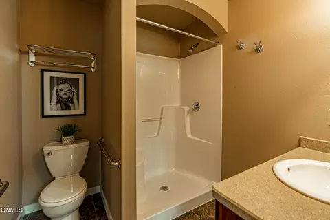 1502 Sharloh Loop, Bismarck, ND 58501 photo 47