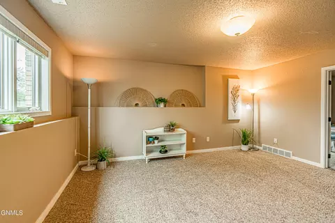 1502 Sharloh Loop, Bismarck, ND 58501 photo 42