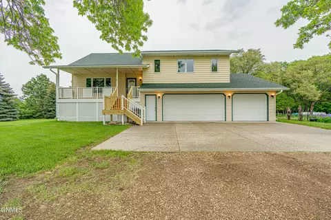 3359 Foxhaven Loop, Bismarck, ND 58503