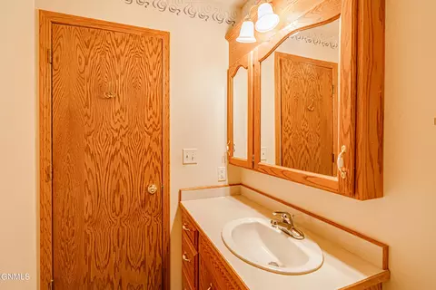 3359 Foxhaven Loop, Bismarck, ND 58503 photo 49