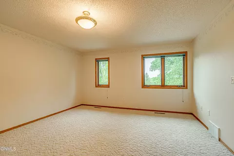 3359 Foxhaven Loop, Bismarck, ND 58503 photo 24
