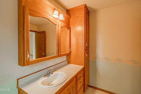 3359 Foxhaven Loop, Bismarck, ND 58503 photo 32