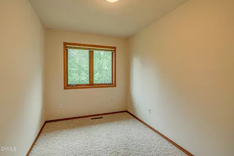3359 Foxhaven Loop, Bismarck, ND 58503 photo 15
