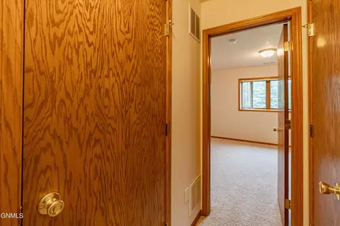3359 Foxhaven Loop, Bismarck, ND 58503 photo 54