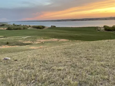 1 Oahe Links, Linton, ND 58552