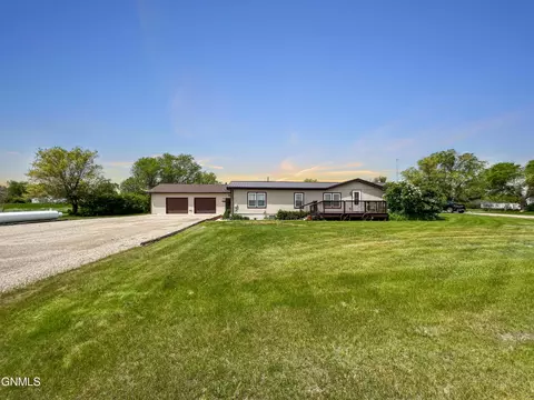 105 Madison St N, Mcgregor, ND 58755