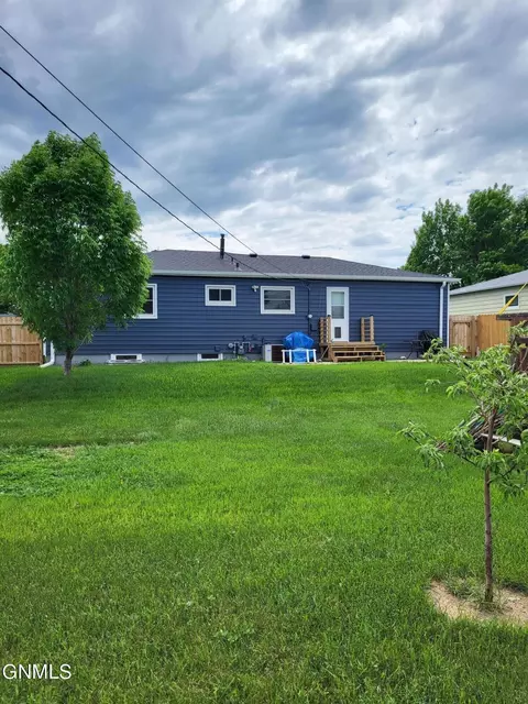 612 17th St W, Williston, ND 58801 photo 38