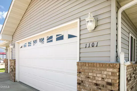 1101 Knoll St, Williston, ND 58801 photo 5