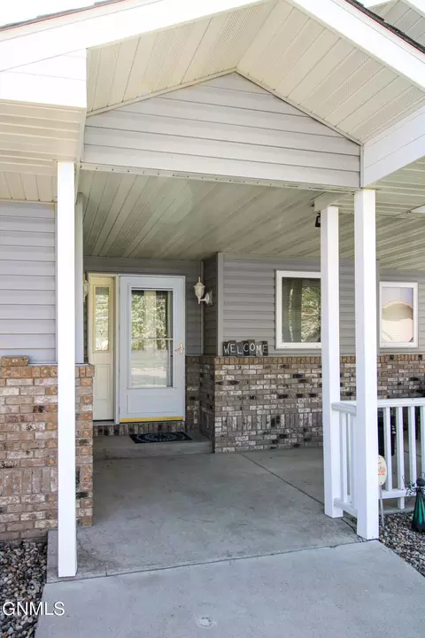 1101 Knoll St, Williston, ND 58801 photo 7