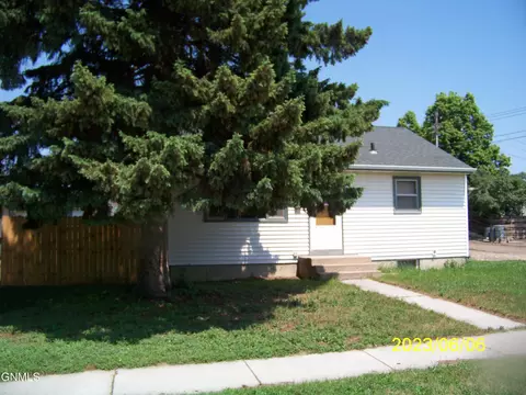 606 Central Ave, Bismarck, ND 58501 photo 2