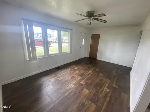 610 7th St Se St SE, Sidney, MT 59270 photo 3