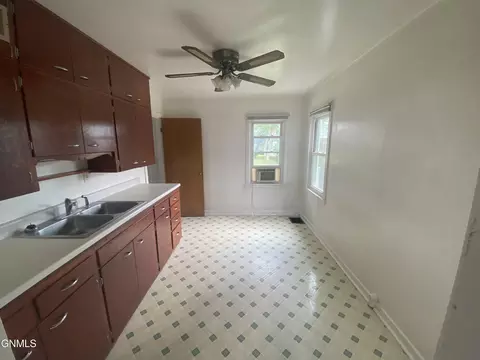 610 7th St Se St SE, Sidney, MT 59270 photo 4