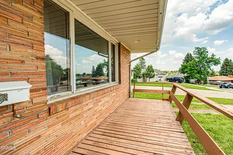 724 Custer Dr, Mandan, ND 58554 photo 17