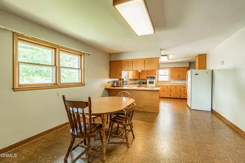 724 Custer Dr, Mandan, ND 58554 photo 26