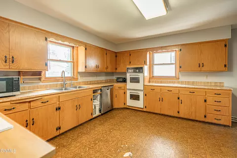 724 Custer Dr, Mandan, ND 58554 photo 29