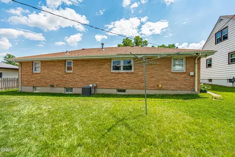 724 Custer Dr, Mandan, ND 58554 photo 8