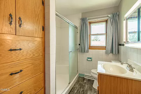 724 Custer Dr, Mandan, ND 58554 photo 40