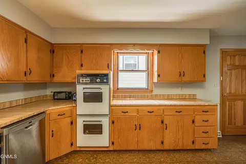 724 Custer Dr, Mandan, ND 58554 photo 34