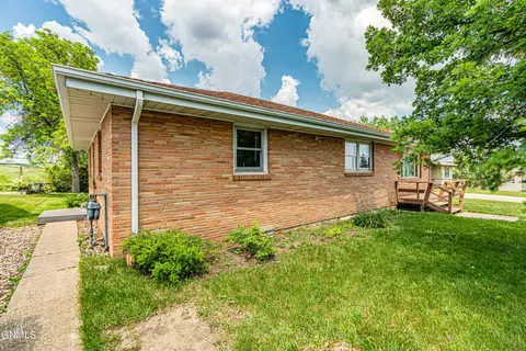 724 Custer Dr, Mandan, ND 58554 photo 15