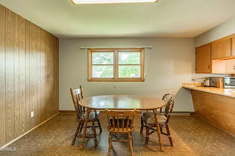 724 Custer Dr, Mandan, ND 58554 photo 24
