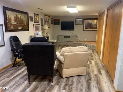 2401 N Main Ct, Williston, ND 58801 photo 18