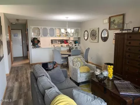 2401 N Main Ct, Williston, ND 58801 photo 3