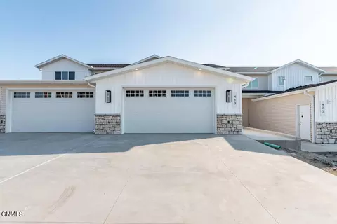 417 Lasalle Dr, Bismarck, ND 58503