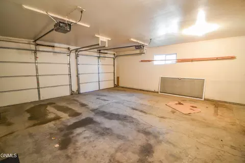 2843 Warwick Loop, Bismarck, ND 58504 photo 25