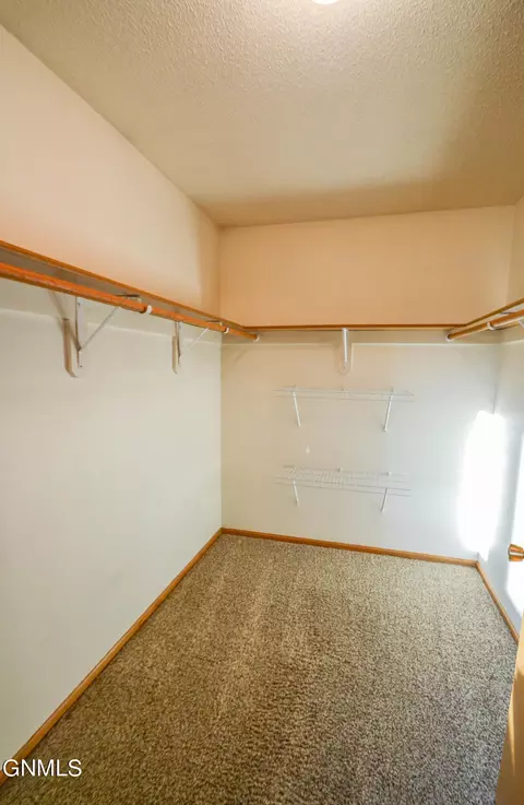 2843 Warwick Loop, Bismarck, ND 58504 photo 17