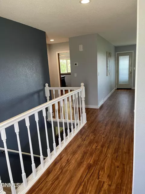 2209 E Ave F, Bismarck, ND 58501 photo 15