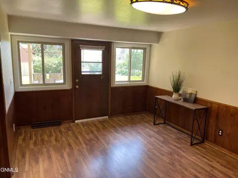 2209 E Ave F, Bismarck, ND 58501 photo 37