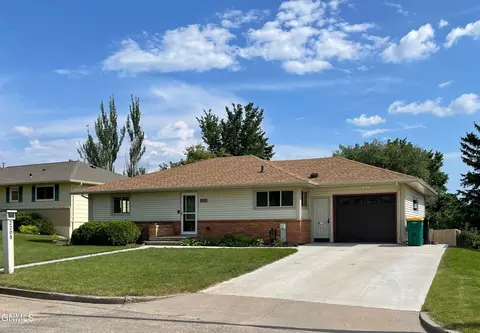 2209 E Ave F, Bismarck, ND 58501